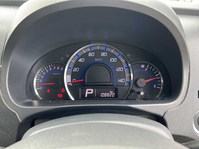スズキ ワゴンＲ スティングレー X 岐阜県 2012(平24)年 10.9万km シルキーシルバーメタリック 登録時走行距離108820km/純正オーディオ /CD可　/スマートキー /プッシュスタート　/純正14アルミホイール　/ドアバイザー　/ベンチシート　/フルフラットシート　/社外フロアマット　/キセノンヘッドライト　/横滑り防止装置　/エアバッグ前席