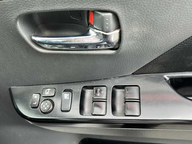 スズキ ワゴンＲ スティングレー X 岐阜県 2012(平24)年 10.9万km シルキーシルバーメタリック 登録時走行距離108820km/純正オーディオ /CD可　/スマートキー /プッシュスタート　/純正14アルミホイール　/ドアバイザー　/ベンチシート　/フルフラットシート　/社外フロアマット　/キセノンヘッドライト　/横滑り防止装置　/エアバッグ前席