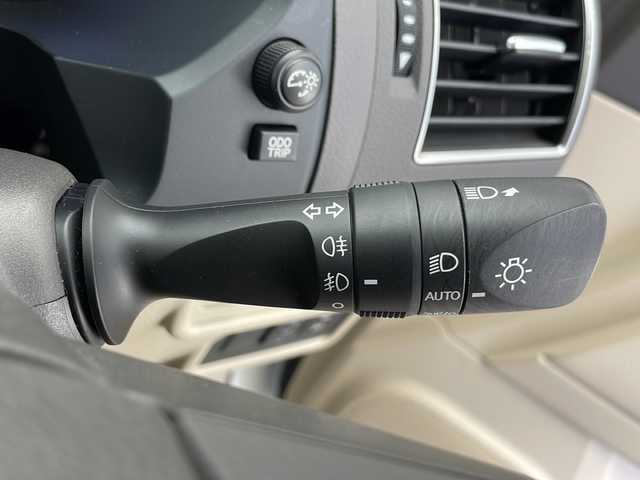 トヨタ ランドクルーザー プラド TX Lパッケージ 長野県 2023(令5)年 2万km ホワイトパールクリスタルシャイン ４WD/社外ディスプレイオーディオ/Bluetooth Audio/USB接続/ステアリングスイッチ/バックカメラ/トヨタセーフティセンス/レーダークルーズコントロール/レーンディパーチャーアラート /オートマチックハイビーム/サンルーフ/革シート/前席パワーシート /前席シートヒーター /前席シートベンチレーター/デジタルインナーミラー/スマートキー/プッシュスタート /ETC/社外17インチアルミ/LEDヘッドライト/オートライト