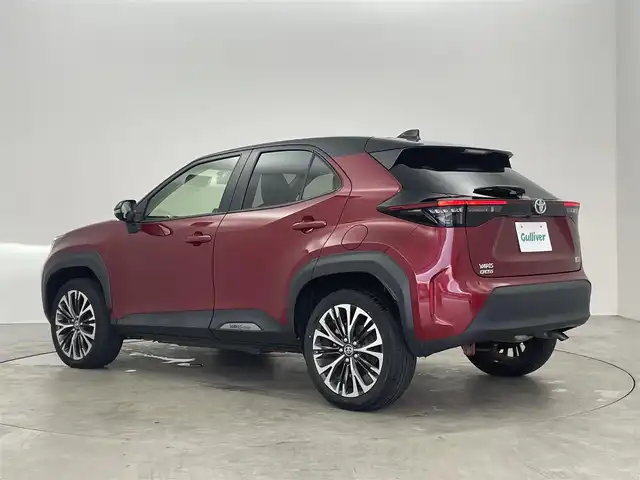 トヨタ ヤリスクロス ハイブリッド Z 埼玉県 2022(令4)年 2.6万km ブラック/ダークシェリーマイカM 純正８インチディスプレイオーディオ　/パノラミックビューモニター　　　/プリクラッシュセーフティ/ブラインドスポットモニター/レーダークルーズコントロール　/シートヒーター　/ステアリングヒーター　/前後ドライブレコーダー/クリアランスソナー /AC100V　/LEDオートライト/ETC