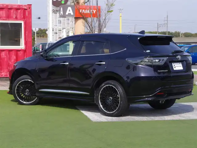 トヨタ ハリアー プレミアム アドバンスドP 千葉県 2016(平28)年 4.7万km スパークリングブラックパールクリスタルシャイン ムーンルーフ/パワーバックドア/ハーフレザーシート/運転席パワーシート/JBL/純正SDナビ/地デジTV/【DVD/CD再生機能　Bluetooth接続】/パノラミックビューモニター/ETC/LEDヘッドライト/ウインカーミラー/クリアランスソナー/エアロ/社外20インチアルミホイル/サイド/カーテンエアバッグ/スマートキー