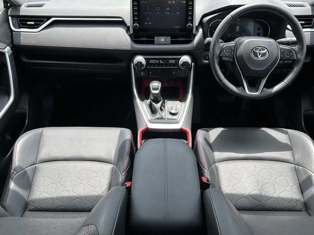 トヨタ ＲＡＶ４ アドベンチャー オフロードPKG 青森県 2021(令3)年 6.3万km グレーメタリック 4WD/寒冷地仕様/ワンオーナー/純正インチディスプレイオーディオ/フルセグTV・BT・USB/バックカメラ/黒合皮シート/OP前席エアシート・ヒーター/運転席パワーシート/OPステアリングヒーター/セーフティセンス/プリクラッシュセーフティ/レーダークルーズコントロール/レーントレーシングアシスト/オートマチックハイビーム/OPブラインドスポットモニター/サイド・カーテンエアバック/前後クリアランスソナー/ダウンヒルアシストコントロール/前方ドライブレコーダー/ビルトインETC2.0/ワイパーデアイサー/LEDヘッドライト/フォグライト/純正18インチアルミ/ルーフレール/スマートキー/スペアキー有