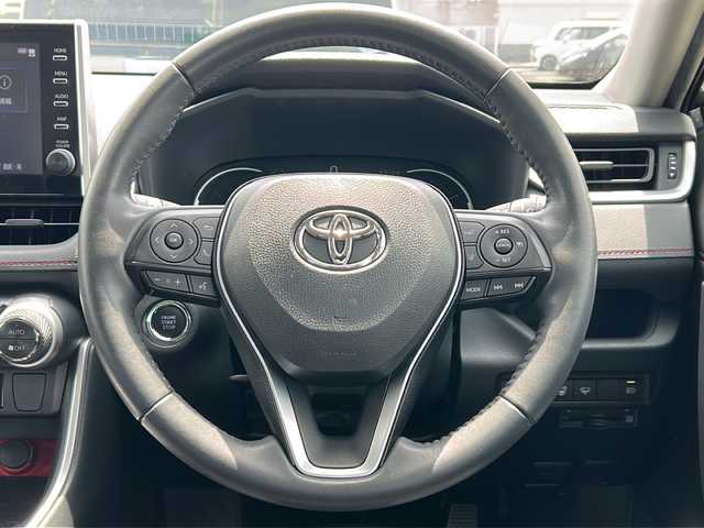 トヨタ ＲＡＶ４ アドベンチャー オフロードPKG 青森県 2021(令3)年 6.3万km グレーメタリック 4WD/寒冷地仕様/ワンオーナー/純正インチディスプレイオーディオ/フルセグTV・BT・USB/バックカメラ/黒合皮シート/OP前席エアシート・ヒーター/運転席パワーシート/OPステアリングヒーター/セーフティセンス/プリクラッシュセーフティ/レーダークルーズコントロール/レーントレーシングアシスト/オートマチックハイビーム/OPブラインドスポットモニター/サイド・カーテンエアバック/前後クリアランスソナー/ダウンヒルアシストコントロール/前方ドライブレコーダー/ビルトインETC2.0/ワイパーデアイサー/LEDヘッドライト/フォグライト/純正18インチアルミ/ルーフレール/スマートキー/スペアキー有