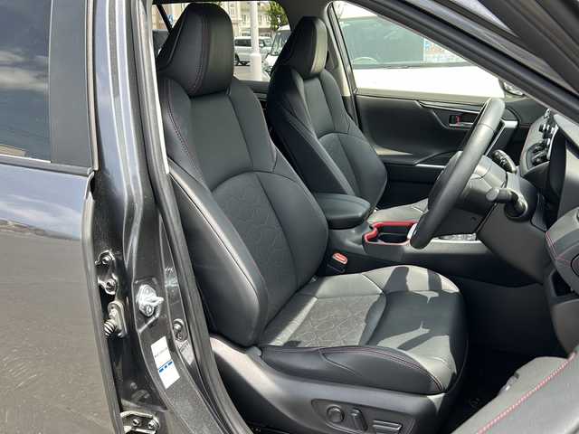 トヨタ ＲＡＶ４ アドベンチャー オフロードPKG 青森県 2021(令3)年 6.3万km グレーメタリック 4WD/寒冷地仕様/ワンオーナー/純正インチディスプレイオーディオ/フルセグTV・BT・USB/バックカメラ/黒合皮シート/OP前席エアシート・ヒーター/運転席パワーシート/OPステアリングヒーター/セーフティセンス/プリクラッシュセーフティ/レーダークルーズコントロール/レーントレーシングアシスト/オートマチックハイビーム/OPブラインドスポットモニター/サイド・カーテンエアバック/前後クリアランスソナー/ダウンヒルアシストコントロール/前方ドライブレコーダー/ビルトインETC2.0/ワイパーデアイサー/LEDヘッドライト/フォグライト/純正18インチアルミ/ルーフレール/スマートキー/スペアキー有