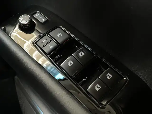 トヨタ ヴェルファイア Z Gエディション 大阪府 2019(令1)年 8.3万km ブラック ワンオーナー/黒革シート/純正12インチ後席用モニター（V12T-R68T）/デジタルインナーミラー/置くだけ充電/3眼LEDヘッドライト/シーケンシュアルライト/ブラインドスポットモニター/AC100Vコンセント2個/純正10インチナビ/・AM/FM/CD/DVD/BT/フルセグ/HDMI/バックカメラ/メモリシート/パワーシート/シートヒーター/エアーシート/ステアリングヒーター/電動リアゲート/両側電動スライド/純正18インチアルミホイール/トヨタセーフティーセンス/・プリクラッシュセーフティー/・レーントレーシングアシスト/・レーダークルーズコントロール/・ロードサインアシスト/・アダプティブハイビームシステム/・オートマチックハイビーム/ドライブレコーダー/ETC/保証書/スペアキー