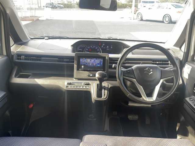 スズキ ワゴンＲ HYBRID FZ 福島県 2020(令2)年 4.3万km ピュアホワイトP スズキセーフティサポート/・衝突被害軽減ブレーキ/・車線逸脱警報装置/・誤発進抑制装置/・ふらつき警報機能/・先行車発進お知らせ機能/・ハイビームアシスト/社外ナビ/・型番：MDV-S708/・フルセグTV/SD/iPod/CD/DVD/BT/FM/AM/・バックカメラ/・ETC/ベンチシート/・D席シートヒーター/・フルフラットシート/革張りステアリング/・ステアリングスイッチ/プッシュスタート/・スマートキー/電動格納ミラー/・ウィンカーミラー/LEDヘッドライト/・オートライト/純正フロアマット/ドアバイザー