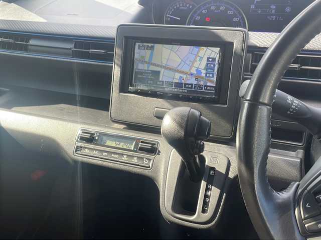 スズキ ワゴンＲ HYBRID FZ 福島県 2020(令2)年 4.3万km ピュアホワイトP スズキセーフティサポート/・衝突被害軽減ブレーキ/・車線逸脱警報装置/・誤発進抑制装置/・ふらつき警報機能/・先行車発進お知らせ機能/・ハイビームアシスト/社外ナビ/・型番：MDV-S708/・フルセグTV/SD/iPod/CD/DVD/BT/FM/AM/・バックカメラ/・ETC/ベンチシート/・D席シートヒーター/・フルフラットシート/革張りステアリング/・ステアリングスイッチ/プッシュスタート/・スマートキー/電動格納ミラー/・ウィンカーミラー/LEDヘッドライト/・オートライト/純正フロアマット/ドアバイザー