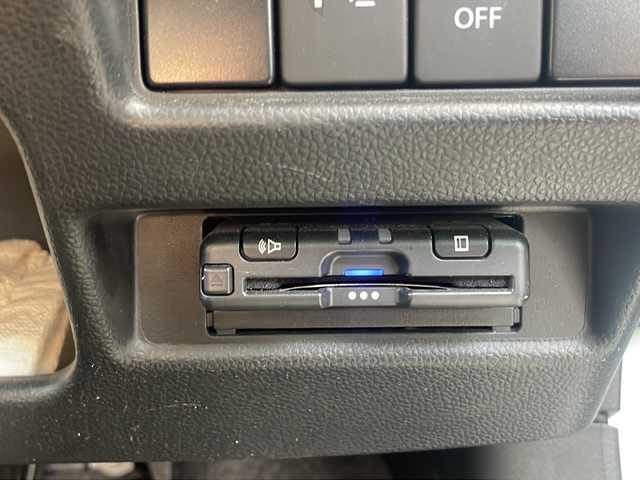 スズキ ワゴンＲ HYBRID FZ 福島県 2020(令2)年 4.3万km ピュアホワイトP スズキセーフティサポート/・衝突被害軽減ブレーキ/・車線逸脱警報装置/・誤発進抑制装置/・ふらつき警報機能/・先行車発進お知らせ機能/・ハイビームアシスト/社外ナビ/・型番：MDV-S708/・フルセグTV/SD/iPod/CD/DVD/BT/FM/AM/・バックカメラ/・ETC/ベンチシート/・D席シートヒーター/・フルフラットシート/革張りステアリング/・ステアリングスイッチ/プッシュスタート/・スマートキー/電動格納ミラー/・ウィンカーミラー/LEDヘッドライト/・オートライト/純正フロアマット/ドアバイザー