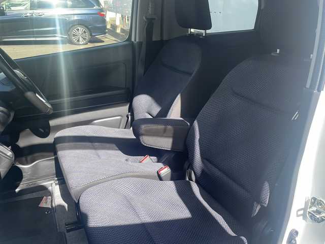 スズキ ワゴンＲ HYBRID FZ 福島県 2020(令2)年 4.3万km ピュアホワイトP スズキセーフティサポート/・衝突被害軽減ブレーキ/・車線逸脱警報装置/・誤発進抑制装置/・ふらつき警報機能/・先行車発進お知らせ機能/・ハイビームアシスト/社外ナビ/・型番：MDV-S708/・フルセグTV/SD/iPod/CD/DVD/BT/FM/AM/・バックカメラ/・ETC/ベンチシート/・D席シートヒーター/・フルフラットシート/革張りステアリング/・ステアリングスイッチ/プッシュスタート/・スマートキー/電動格納ミラー/・ウィンカーミラー/LEDヘッドライト/・オートライト/純正フロアマット/ドアバイザー