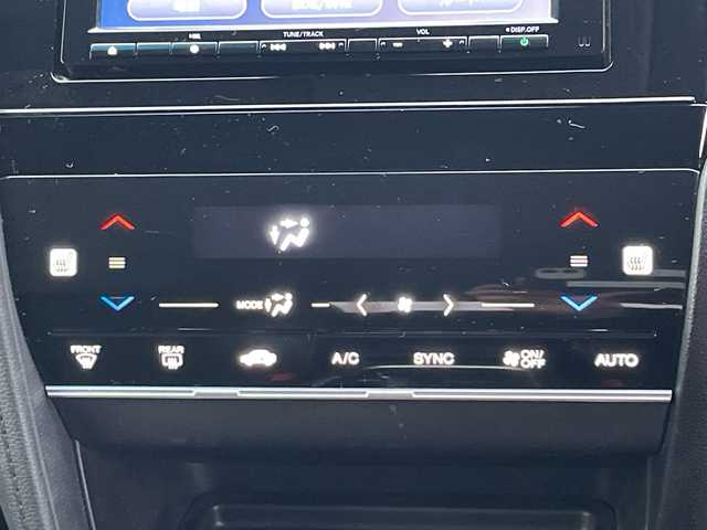 ホンダ シャトル ハイブリッド X ホンダセンシング 神奈川県 2017(平29)年 6.3万km ミッドナイトブルービームM 純正ナビ（VXM-184VFi）/ワンセグ/CD/DVD//追従クルーズコントロール　/バックカメラ　/シートヒーター　/ビルドインＥＴＣ　/ドライブレコーダー　/ＬＥＤヘッドライト　/フォグライト　/オートライト　/スマートキー/スペアキー　/純正アルミホイール/純正フロアマット/ABS/横滑り防止装置/衝突被害軽減システム/保証書/取扱説明書/記録簿