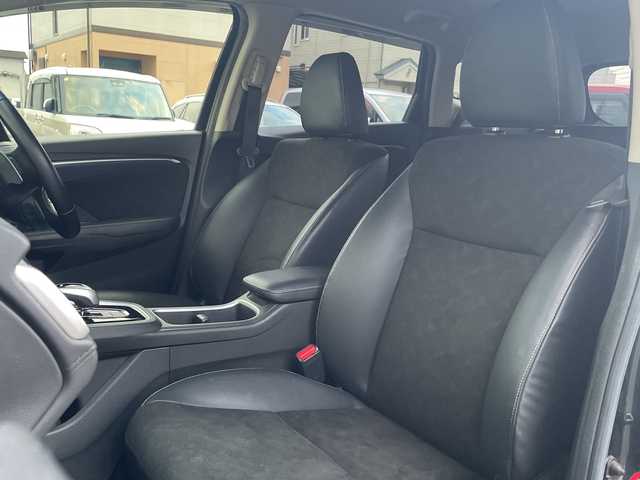 ホンダ シャトル ハイブリッド X ホンダセンシング 神奈川県 2017(平29)年 6.3万km ミッドナイトブルービームM 純正ナビ（VXM-184VFi）/ワンセグ/CD/DVD//追従クルーズコントロール　/バックカメラ　/シートヒーター　/ビルドインＥＴＣ　/ドライブレコーダー　/ＬＥＤヘッドライト　/フォグライト　/オートライト　/スマートキー/スペアキー　/純正アルミホイール/純正フロアマット/ABS/横滑り防止装置/衝突被害軽減システム/保証書/取扱説明書/記録簿