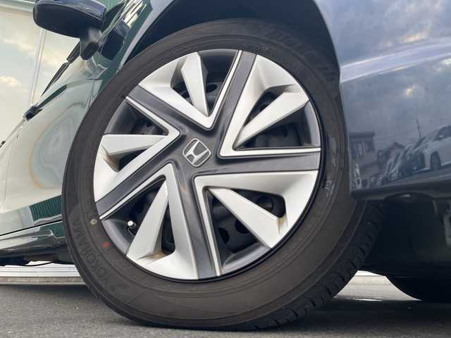 ホンダ シャトル ハイブリッド X ホンダセンシング 神奈川県 2017(平29)年 6.3万km ミッドナイトブルービームM 純正ナビ（VXM-184VFi）/ワンセグ/CD/DVD//追従クルーズコントロール　/バックカメラ　/シートヒーター　/ビルドインＥＴＣ　/ドライブレコーダー　/ＬＥＤヘッドライト　/フォグライト　/オートライト　/スマートキー/スペアキー　/純正アルミホイール/純正フロアマット/ABS/横滑り防止装置/衝突被害軽減システム/保証書/取扱説明書/記録簿