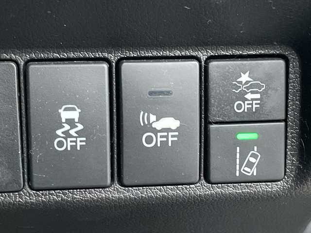 ホンダ シャトル ハイブリッド X ホンダセンシング 神奈川県 2017(平29)年 6.3万km ミッドナイトブルービームM 純正ナビ（VXM-184VFi）/ワンセグ/CD/DVD//追従クルーズコントロール　/バックカメラ　/シートヒーター　/ビルドインＥＴＣ　/ドライブレコーダー　/ＬＥＤヘッドライト　/フォグライト　/オートライト　/スマートキー/スペアキー　/純正アルミホイール/純正フロアマット/ABS/横滑り防止装置/衝突被害軽減システム/保証書/取扱説明書/記録簿