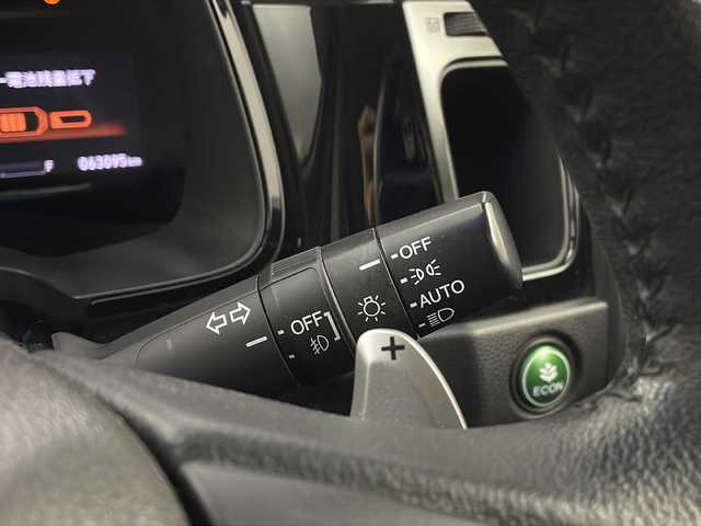 ホンダ シャトル ハイブリッド X ホンダセンシング 栃木県 2017(平29)年 6.3万km ミッドナイトブルービームM 純正ナビ（VXM-184VFi）/（BT/ワンセグ/CD/DVD/AM/FM)/衝突軽減システム/追従クルーズコントロール　/横滑り防止/先行車発進お知らせ/標識認識機能/車線逸脱抑制機能/バックカメラ　/シートヒーター　/ビルドインＥＴＣ　/ドライブレコーダー　/ＬＥＤヘッドライト　/ステアリングスイッチ/プッシュスタート/スマートキー/スペアキー　/純正アルミホイール/純正フロアマット