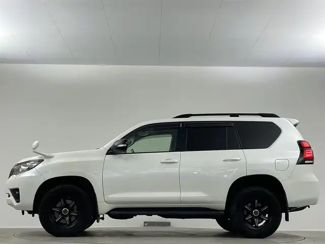 トヨタ ランドクルーザー プラド TX Lパッケージ ブラックED 埼玉県 2021(令3)年 9.9万km ホワイトパールクリスタルシャイン ＡＬＰＩＮＥ１０型ナビ　サンルーフ　レザーシート　シートヒーター　エアシート　Ｂカメラ　ビルトインＥＴＣ　前後ドライブレコーダー　パワーシート　ダウンヒルアシスト　LEDヘッドライト　追従走行　ＭＴモード付ＡＴ　ルーフレール