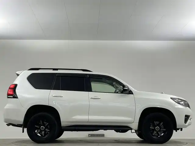 トヨタ ランドクルーザー プラド TX Lパッケージ ブラックED 埼玉県 2021(令3)年 9.9万km ホワイトパールクリスタルシャイン ＡＬＰＩＮＥ１０型ナビ　サンルーフ　レザーシート　シートヒーター　エアシート　Ｂカメラ　ビルトインＥＴＣ　前後ドライブレコーダー　パワーシート　ダウンヒルアシスト　LEDヘッドライト　追従走行　ＭＴモード付ＡＴ　ルーフレール