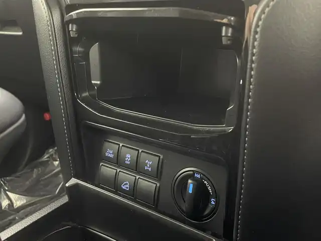 トヨタ ランドクルーザー プラド TX Lパッケージ ブラックED 埼玉県 2021(令3)年 9.9万km ホワイトパールクリスタルシャイン ＡＬＰＩＮＥ１０型ナビ　サンルーフ　レザーシート　シートヒーター　エアシート　Ｂカメラ　ビルトインＥＴＣ　前後ドライブレコーダー　パワーシート　ダウンヒルアシスト　LEDヘッドライト　追従走行　ＭＴモード付ＡＴ　ルーフレール