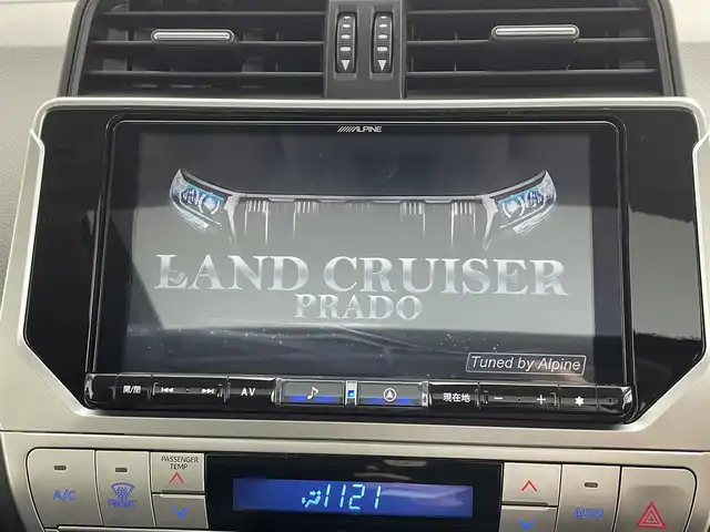 トヨタ ランドクルーザー プラド TX Lパッケージ ブラックED 埼玉県 2021(令3)年 9.9万km ホワイトパールクリスタルシャイン ＡＬＰＩＮＥ１０型ナビ　サンルーフ　レザーシート　シートヒーター　エアシート　Ｂカメラ　ビルトインＥＴＣ　前後ドライブレコーダー　パワーシート　ダウンヒルアシスト　LEDヘッドライト　追従走行　ＭＴモード付ＡＴ　ルーフレール