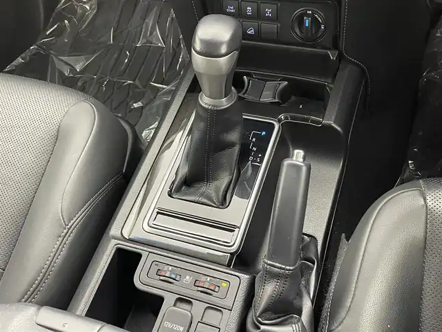 トヨタ ランドクルーザー プラド TX Lパッケージ ブラックED 埼玉県 2021(令3)年 9.9万km ホワイトパールクリスタルシャイン ＡＬＰＩＮＥ１０型ナビ　サンルーフ　レザーシート　シートヒーター　エアシート　Ｂカメラ　ビルトインＥＴＣ　前後ドライブレコーダー　パワーシート　ダウンヒルアシスト　LEDヘッドライト　追従走行　ＭＴモード付ＡＴ　ルーフレール