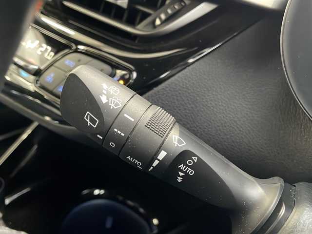 トヨタ Ｃ－ＨＲ G モード ネロ 高知県 2019(令1)年 6.5万km ブラッキッシュアゲハガラスフレーク 純正９インチナビ/（フルセグＴＶ／Ｂｌｕｅｔｏｏｔｈオーディオ／ＣＤ）/バックカメラ/ＥＴＣ/クルコン/オートハイビーム/コーナーセンサー/衝突被害軽減ブレーキ/ＬＥＤヘッドライト/スマートキー/スペアキー