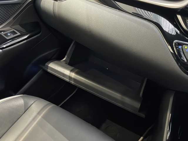 トヨタ Ｃ－ＨＲ G モード ネロ 高知県 2019(令1)年 6.5万km ブラッキッシュアゲハガラスフレーク 純正９インチナビ/（フルセグＴＶ／Ｂｌｕｅｔｏｏｔｈオーディオ／ＣＤ）/バックカメラ/ＥＴＣ/クルコン/オートハイビーム/コーナーセンサー/衝突被害軽減ブレーキ/ＬＥＤヘッドライト/スマートキー/スペアキー