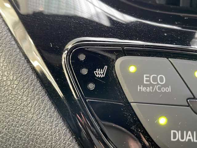 トヨタ Ｃ－ＨＲ G モード ネロ 高知県 2019(令1)年 6.5万km ブラッキッシュアゲハガラスフレーク 純正９インチナビ/（フルセグＴＶ／Ｂｌｕｅｔｏｏｔｈオーディオ／ＣＤ）/バックカメラ/ＥＴＣ/クルコン/オートハイビーム/コーナーセンサー/衝突被害軽減ブレーキ/ＬＥＤヘッドライト/スマートキー/スペアキー