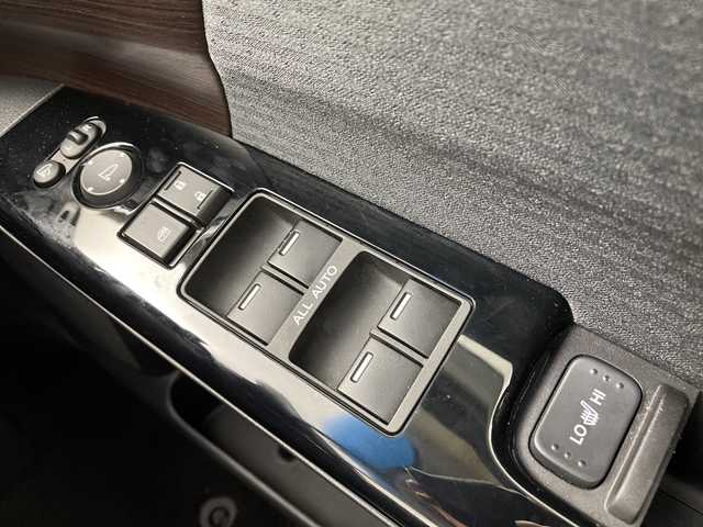 ホンダ オデッセイ ハイブリッド e:HEVアブソルート EX 茨城県 2022(令4)年 4.6万km プレミアムヴィーナスブラックP 純正１０インチナビ/マルチビューカメラシステム/スマートパーキングアシスト/衝突軽減ブレーキ/レーダークルーズコントロール/路外逸脱抑制機能/ブラインドスポットインフォメーション/パーキングセンサー/パワーバックドア/両側パワースライドドア/シートヒーター/ビルトインＥＴＣ2.0/ドライブレコーダー/HDMI＆USB入力端子/アクセサリーソケット