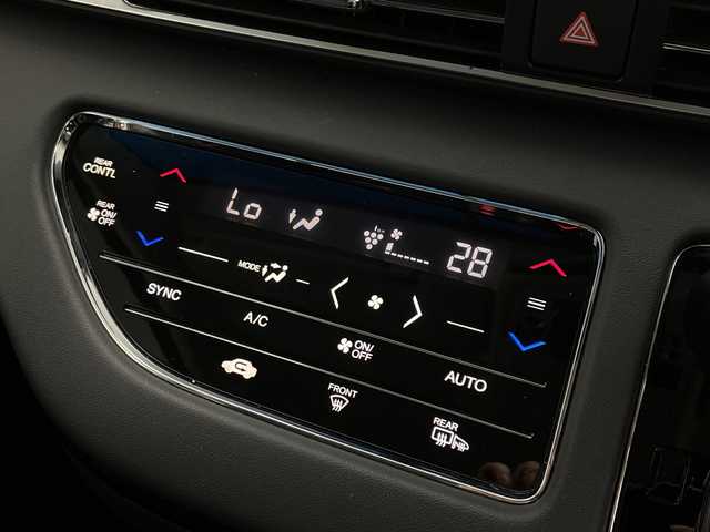 ホンダ オデッセイ ハイブリッド e:HEVアブソルート EX 茨城県 2022(令4)年 4.6万km プレミアムヴィーナスブラックP 純正１０インチナビ/マルチビューカメラシステム/スマートパーキングアシスト/衝突軽減ブレーキ/レーダークルーズコントロール/路外逸脱抑制機能/ブラインドスポットインフォメーション/パーキングセンサー/パワーバックドア/両側パワースライドドア/シートヒーター/ビルトインＥＴＣ2.0/ドライブレコーダー/HDMI＆USB入力端子/アクセサリーソケット