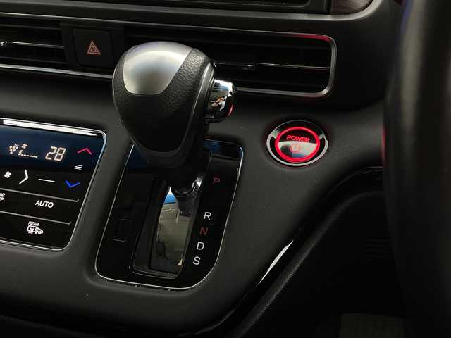 ホンダ オデッセイ ハイブリッド e:HEVアブソルート EX 茨城県 2022(令4)年 4.6万km プレミアムヴィーナスブラックP 純正１０インチナビ/マルチビューカメラシステム/スマートパーキングアシスト/衝突軽減ブレーキ/レーダークルーズコントロール/路外逸脱抑制機能/ブラインドスポットインフォメーション/パーキングセンサー/パワーバックドア/両側パワースライドドア/シートヒーター/ビルトインＥＴＣ2.0/ドライブレコーダー/HDMI＆USB入力端子/アクセサリーソケット