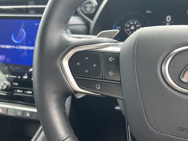 レクサス ＬＢＸ クール 佐賀県 2024(令6)年 0.8万km ウォームグレーパールマイカ/グレーマイカM 純正ナビ/Bluetooth/DVD/CD/フルセグテレビ/全周囲モニター/ワンオーナー/衝突軽減システム/アイドリングストップ/クルーズコントロール/ETC/プッシュスタート/前席パワーシート/前席シートヒーター/クリアランスソナー/HVDモード/EVモード/ECOモード/ステアリングスイッチ/スマートキー/革巻きステアリング/ブラインドスポットモニター/ロードサインアシスト/保証書/記録簿R７