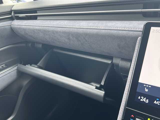 レクサス ＬＢＸ クール 佐賀県 2024(令6)年 0.8万km ウォームグレーパールマイカ/グレーマイカM 純正ナビ/Bluetooth/DVD/CD/フルセグテレビ/全周囲モニター/ワンオーナー/衝突軽減システム/アイドリングストップ/クルーズコントロール/ETC/プッシュスタート/前席パワーシート/前席シートヒーター/クリアランスソナー/HVDモード/EVモード/ECOモード/ステアリングスイッチ/スマートキー/革巻きステアリング/ブラインドスポットモニター/ロードサインアシスト/保証書/記録簿R７