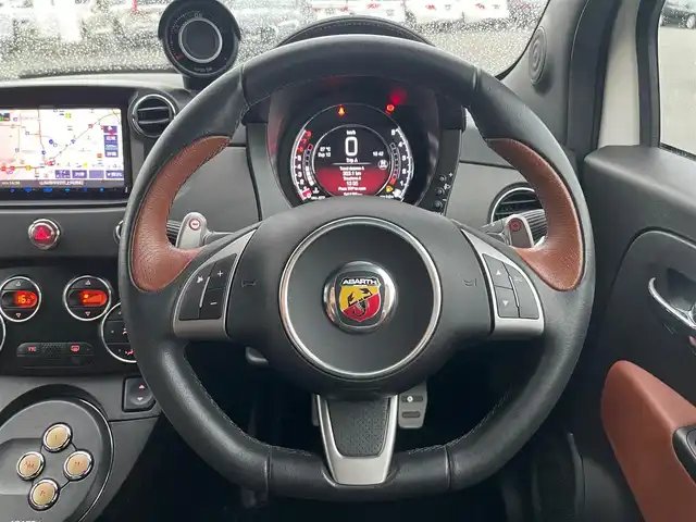 アバルト ５９５ コンペティツィオーネ 山梨県 2015(平27)年 3.5万km 白Ⅱ レコモン/Sabelt/社外メモリナビ（MDV-D404BT）/Bluetooth/ワンセグ/バックカメラ/CD/DVD/コーナーセンサー/純正17インチAW/キセノン/ETC