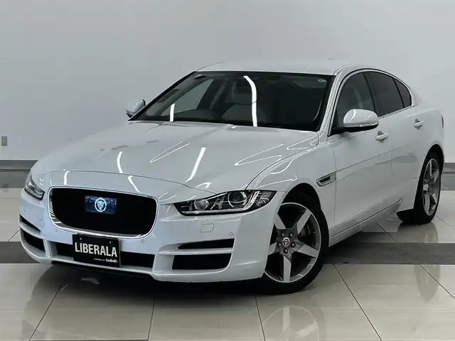 ジャガー ＸＥ XE プレステージ 岡山県 2019(平31)年 2.8万km ユーロンホワイト 純正ナビ/リアカメラ/MERIDIANスピーカー/Bluetooth/フルセグTV/USB/レザーシート/パワーシート/シートヒーター（ALL）/シートクーラー（D/N）/ACC/衝突回避ブレーキ/クロストラフィック/車線逸脱警告/LDW/BSM/リバース連動ミラー/PDC/社外レーダー/ドラレコ(F/R)/走行モード/アイドルストップ/ETC