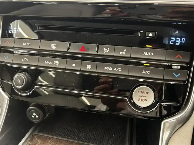 ジャガー ＸＥ XE プレステージ 岡山県 2019(平31)年 2.8万km ユーロンホワイト 純正ナビ/リアカメラ/MERIDIANスピーカー/Bluetooth/フルセグTV/USB/レザーシート/パワーシート/シートヒーター（ALL）/シートクーラー（D/N）/ACC/衝突回避ブレーキ/クロストラフィック/車線逸脱警告/LDW/BSM/リバース連動ミラー/PDC/社外レーダー/ドラレコ(F/R)/走行モード/アイドルストップ/ETC