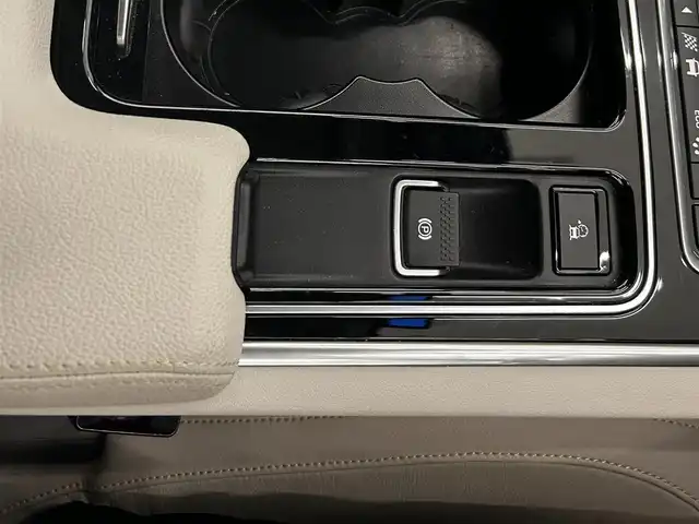 ジャガー ＸＥ XE プレステージ 岡山県 2019(平31)年 2.8万km ユーロンホワイト 純正ナビ/リアカメラ/MERIDIANスピーカー/Bluetooth/フルセグTV/USB/レザーシート/パワーシート/シートヒーター（ALL）/シートクーラー（D/N）/ACC/衝突回避ブレーキ/クロストラフィック/車線逸脱警告/LDW/BSM/リバース連動ミラー/PDC/社外レーダー/ドラレコ(F/R)/走行モード/アイドルストップ/ETC