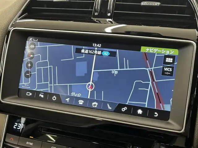 ジャガー ＸＥ XE プレステージ 岡山県 2019(平31)年 2.8万km ユーロンホワイト 純正ナビ/リアカメラ/MERIDIANスピーカー/Bluetooth/フルセグTV/USB/レザーシート/パワーシート/シートヒーター（ALL）/シートクーラー（D/N）/ACC/衝突回避ブレーキ/クロストラフィック/車線逸脱警告/LDW/BSM/リバース連動ミラー/PDC/社外レーダー/ドラレコ(F/R)/走行モード/アイドルストップ/ETC