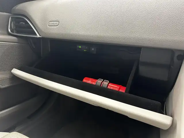 ジャガー ＸＥ XE プレステージ 岡山県 2019(平31)年 2.8万km ユーロンホワイト 純正ナビ/リアカメラ/MERIDIANスピーカー/Bluetooth/フルセグTV/USB/レザーシート/パワーシート/シートヒーター（ALL）/シートクーラー（D/N）/ACC/衝突回避ブレーキ/クロストラフィック/車線逸脱警告/LDW/BSM/リバース連動ミラー/PDC/社外レーダー/ドラレコ(F/R)/走行モード/アイドルストップ/ETC
