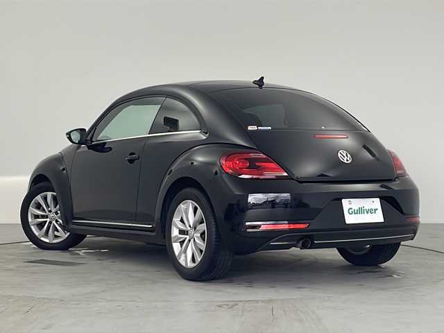 フォルクスワーゲン ザ・ビートル デザイン 愛知県 2018(平30)年 4万km ディープブラックパールエフェクト ワンオーナー　/純正メーカーオプションナビ【716SDCW】　/ＣＤ　ＤＶＤ　ＢＴ　フルセグＴＶ　ＳＤ　ＦＭ　ＡＭ　ＵＳＢ　/バックカメラ　/クルーズコントロール　/ＭＴモード付ＡＴ　/ビルトインＥＴＣ　/バイキセノンオートヘッドライト/電動格納ウインカーミラー/ミラーヒーター/スペアキー/スマートキー/ヘッドライトレベライザー/純正フロアマット/純正17インチAW/ブラインドスポットモニター/革巻きステアリング/フロントフォグライト
