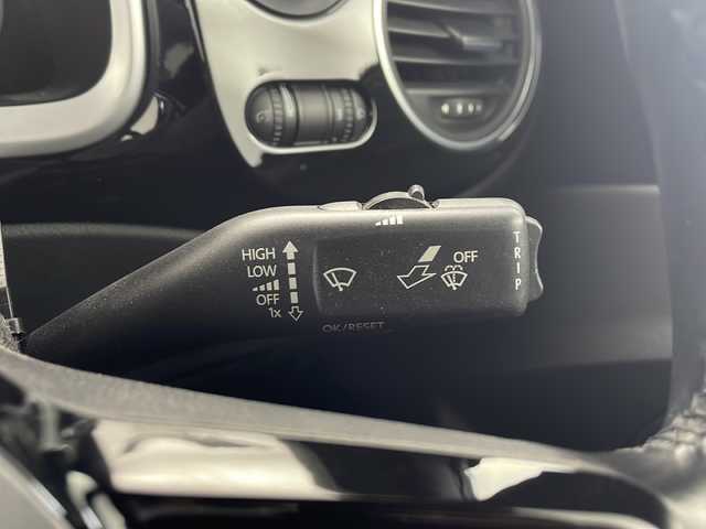 フォルクスワーゲン ザ・ビートル デザイン 愛知県 2018(平30)年 4万km ディープブラックパールエフェクト ワンオーナー　/純正メーカーオプションナビ【716SDCW】　/ＣＤ　ＤＶＤ　ＢＴ　フルセグＴＶ　ＳＤ　ＦＭ　ＡＭ　ＵＳＢ　/バックカメラ　/クルーズコントロール　/ＭＴモード付ＡＴ　/ビルトインＥＴＣ　/バイキセノンオートヘッドライト/電動格納ウインカーミラー/ミラーヒーター/スペアキー/スマートキー/ヘッドライトレベライザー/純正フロアマット/純正17インチAW/ブラインドスポットモニター/革巻きステアリング/フロントフォグライト