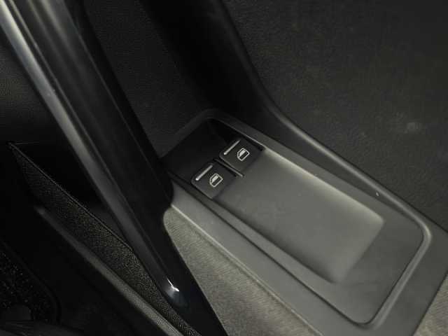 フォルクスワーゲン ザ・ビートル デザイン 愛知県 2018(平30)年 4万km ディープブラックパールエフェクト ワンオーナー　/純正メーカーオプションナビ【716SDCW】　/ＣＤ　ＤＶＤ　ＢＴ　フルセグＴＶ　ＳＤ　ＦＭ　ＡＭ　ＵＳＢ　/バックカメラ　/クルーズコントロール　/ＭＴモード付ＡＴ　/ビルトインＥＴＣ　/バイキセノンオートヘッドライト/電動格納ウインカーミラー/ミラーヒーター/スペアキー/スマートキー/ヘッドライトレベライザー/純正フロアマット/純正17インチAW/ブラインドスポットモニター/革巻きステアリング/フロントフォグライト