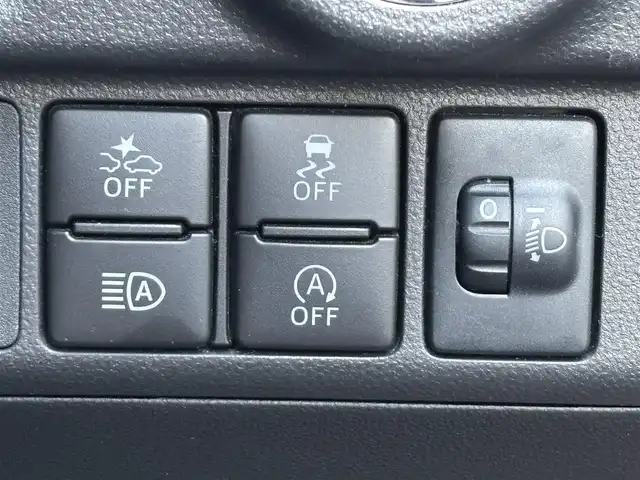 ダイハツ キャスト アクティバ X リミテッド SAⅢ 愛知県 2019(平31)年 2.3万km ファイアークォーツレッドM /禁煙//ワンオーナー//純正ナビ//バックカメラ//シートヒーター（前席）//PCS/LDA/TRC//盗難防止装置//アイドリングストップ//前後コーナーセンサー//レーダーブレーキサポート//オートライト//オートマチックハイビーム//オートリトラウィンカーミラー//ヘッドライトレベライザー//バニティミラー//プッシュスタート//純正フロアマット//純正ドアバイザー//純正ホイールキャップ//スペアスマートキー//新車時保証書//取扱説明書//ナビ取扱説明書