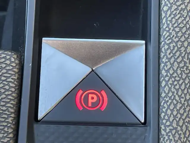 ＤＳオートモビル ＤＳ７ クロスバック ソーシック 静岡県 2018(平30)年 5.8万km ブランナクレ 前席シートヒーター/純正ナビ/(Bluetooth/AppleCarPlay/USB/フルセグ)/ACC/BSM/ESC/衝突被害軽減システム/アクティブセーフティーブレーキ/電動リアゲート/インテリジェントハイビーム/レザーステアリング/ルーフレール/HIDライト/純正フロアマット/純正18インチアルミホイール/360°カメラ/ETC/ドライブレコーダー/保証書/取扱説明書