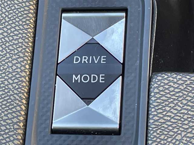 ＤＳオートモビル ＤＳ７ クロスバック ソーシック 静岡県 2018(平30)年 5.8万km ブランナクレ 前席シートヒーター/純正ナビ/(Bluetooth/AppleCarPlay/USB/フルセグ)/ACC/BSM/ESC/衝突被害軽減システム/アクティブセーフティーブレーキ/電動リアゲート/インテリジェントハイビーム/レザーステアリング/ルーフレール/HIDライト/純正フロアマット/純正18インチアルミホイール/360°カメラ/ETC/ドライブレコーダー/保証書/取扱説明書