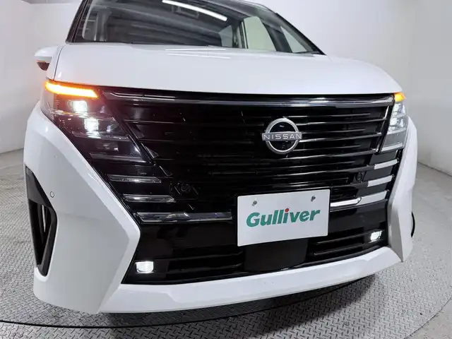 日産 セレナ ハイウェイスター V 大阪府 2023(令5)年 2.8万km プリズムホワイト ProPILOT 純正12.3incナビTV 360カメラ デジタルインナーミラー レーダークルコン 衝突軽減ブレーキ レーンアシスト BSM パークアシスト クリアランスソナー 両側パワースライドドア ワイヤレス充電