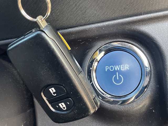 トヨタ アクア G 福島県 2014(平26)年 4万km クールソーダメタリック 純正ナビ ワンセグTV Bluetooth バックカメラ ETC オートライト 純正ホイールキャップ ECOモード EVモード ステアリングスイッチ ウィンカーミラー 電動格納ミラー スマートキー