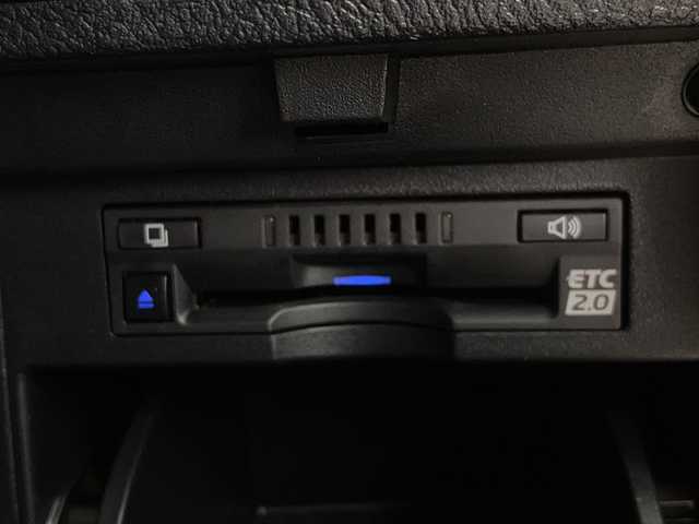 トヨタ アルファード S Cパッケージ 東京都 2022(令4)年 3.1万km ホワイトパールクリスタルシャイン HDDナビ（Bluetooth、AppleCarPlay、フルセグTV、DVD試聴）/JBLサウンド/ビルトインETC/モデリスタフルエアロ/バック・全方位カメラ/オットマン/純正後席モニター/運転席助手席パワーシート/運転席シートメモリー/運転席助手席シートヒーター・エアシート/クルーズコントロール（追従機能）/サンルーフ（前席、後席）/プッシュスタート/電動リアゲート/アドバンスドパーク（インテリジェントパーキングアシスト）/本革シート/両側パワースライドドア/ドライブレコーダー/USB入力端子/純正アルミホイール/レーンキープアシスト/保証書/純正フロアマット/３列シート/取扱説明書/保証書/コーナーセンサー