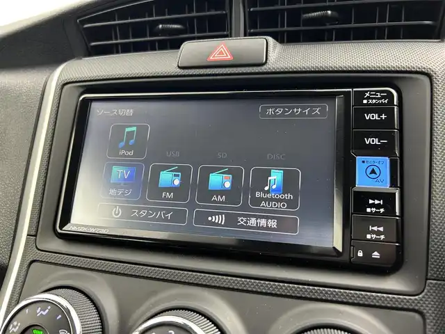 トヨタ カローラ フィールダー EX 千葉県 2023(令5)年 3.3万km スーパーホワイトⅡ セーフティセンス（衝突回避支援パッケージ）/・プリクラッシュセーフティ/・レーンディパーチャーアラート/・オートマチックハイビーム/・先行車発進告知機能/純正7インチメモリーナビ/・Bluetoothオーディオ接続/・フルセグTV/・CD/DVD再生/スマートキー/LEDヘッドライト/ビルトインETC2.0