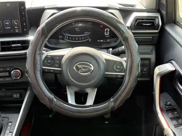 ダイハツ ロッキー X 福岡県 2019(令1)年 4万km コンパーノレッド 前後ドラレコ/レーンキープアシスト/衝突被害軽減システム/バックカメラ/ETC/AppleCarPlay/フルセグTV/Bluetooth/USB/１２Vソケット/純正フロアマット/純正AW