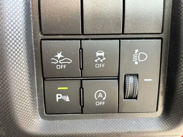 ダイハツ ロッキー X 福岡県 2019(令1)年 4万km コンパーノレッド 前後ドラレコ/レーンキープアシスト/衝突被害軽減システム/バックカメラ/ETC/AppleCarPlay/フルセグTV/Bluetooth/USB/１２Vソケット/純正フロアマット/純正AW