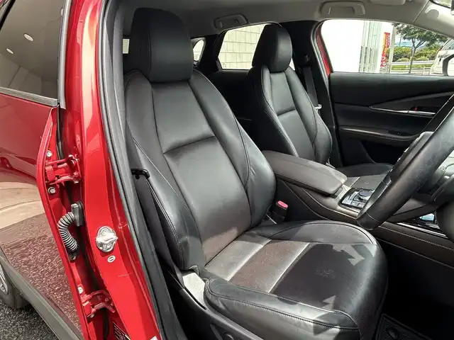 マツダ ＣＸ－３０ 20S Lパッケージ 愛知県 2019(令1)年 3.3万km ソウルレッドクリスタルM 純正メモリナビ/フルセグテレビ/バックカメラ/アラウンドビュー/アイドリングストップ/ウィンカーミラー/クルーズコントロール/プッシュスタート/パワーバックドア/ETC/レザーステアリング/パドルシフト/シートヒーター